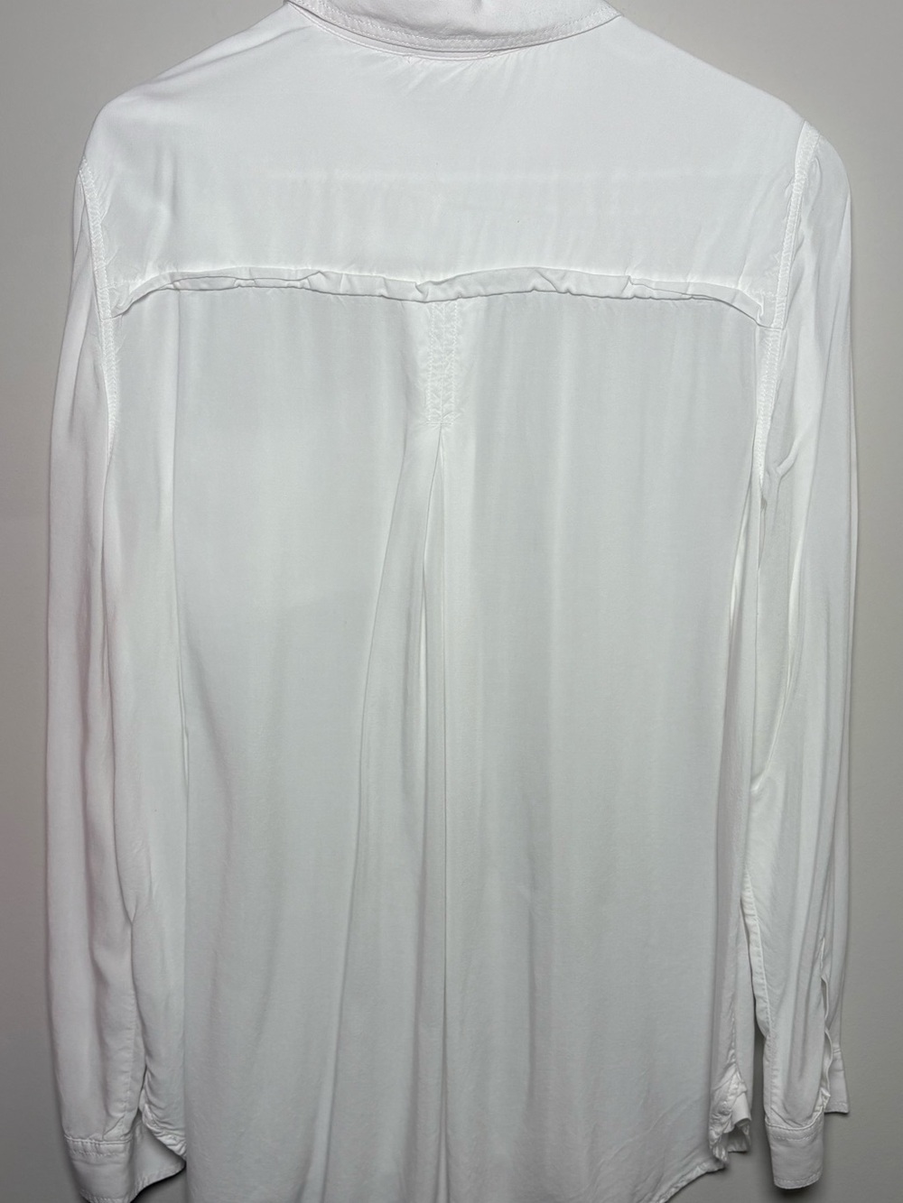 beachlunchlounge White Lightweight Button-Down Shirt - Picture 5 of 5